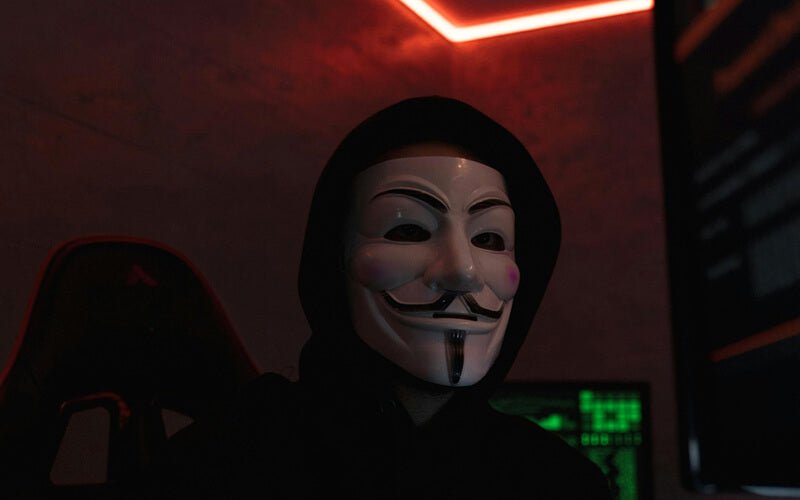 防犯カメラがハッキングされているかどうかを判断する方法と、それを